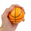 squishy basketball dans la main
